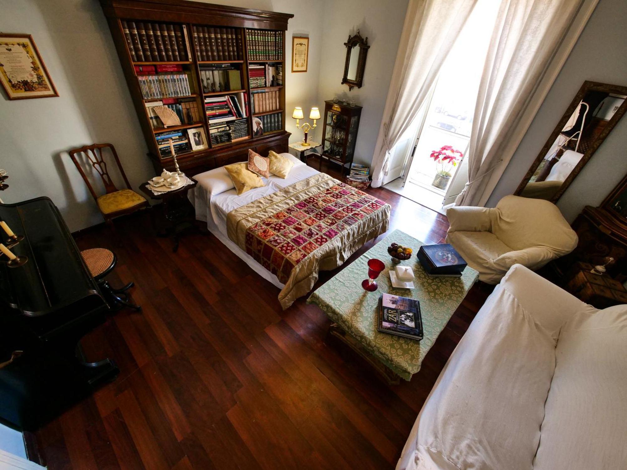 ナポリ Salotto Sommer Bed & Breakfast エクステリア 写真